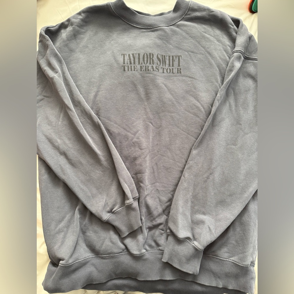 Taylor Swift Eras tour blue crewneck sweatshirt medium